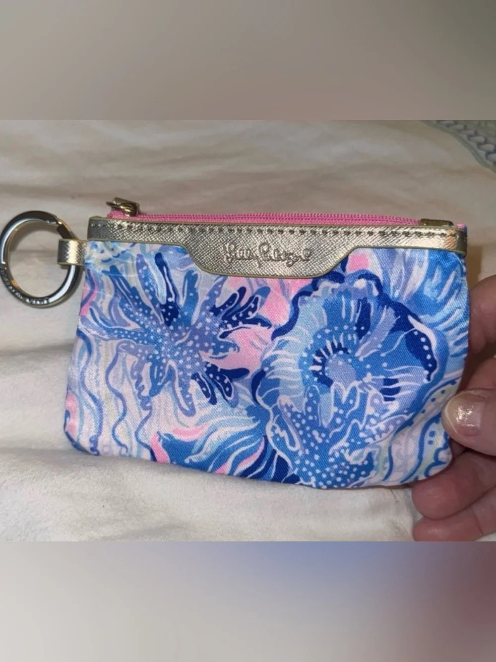 Lilly Pulitzer ID Case in the “Shade Seekers